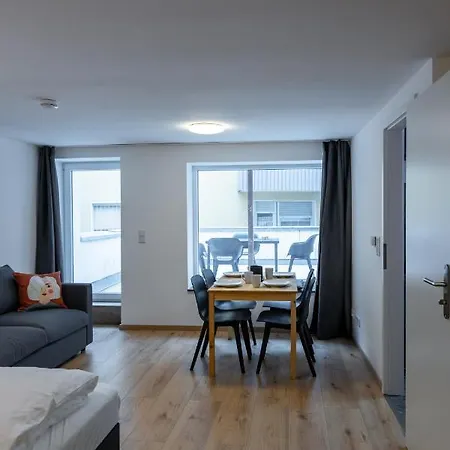 Zentrale Innenstadt-wohnung 아파트 *