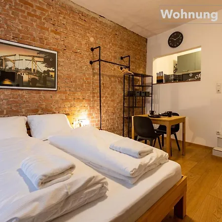 Neu Renovierte Innenstadt-wohnung *