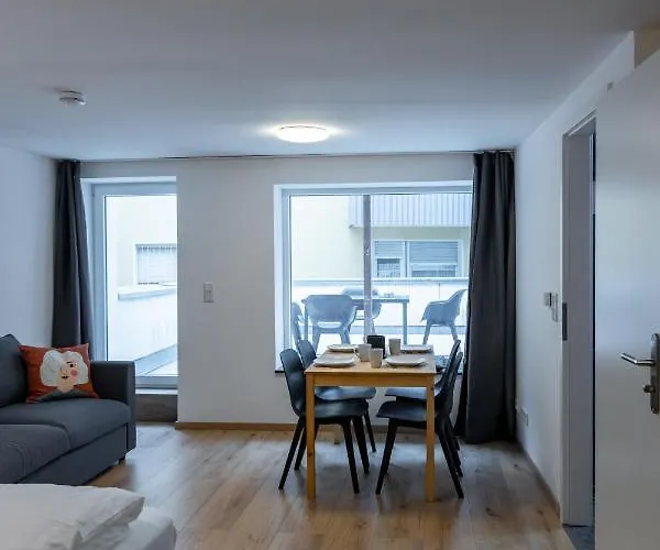 Zentrale Innenstadt-wohnung דירה *