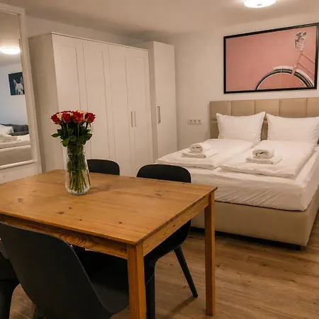 Zentrale Innenstadt-wohnung 公寓 *
